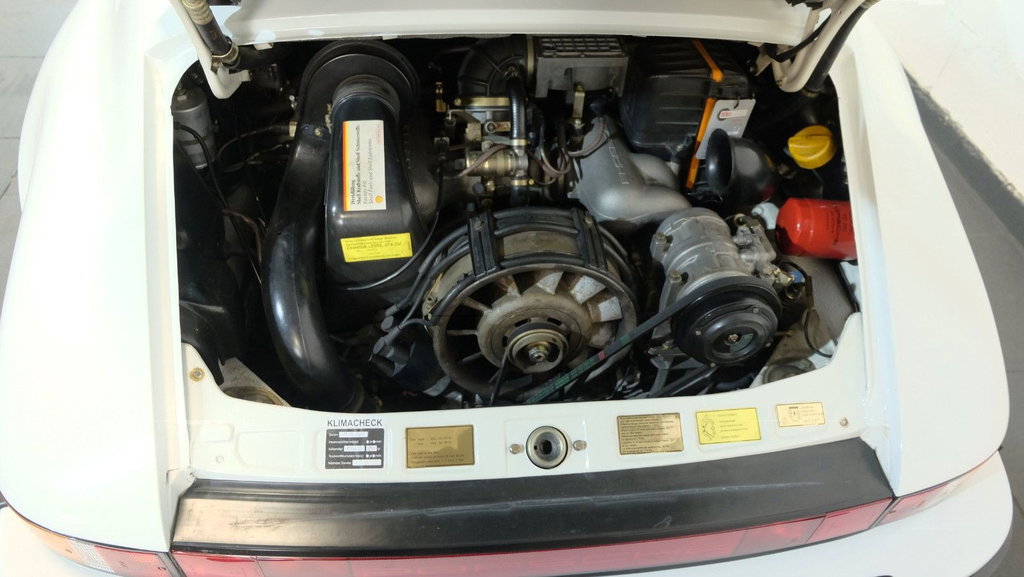 Porsche 911 Carrera 3.2 (US)