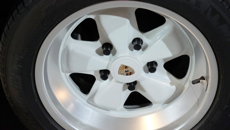 Porsche 911 Carrera 3.2 (US)