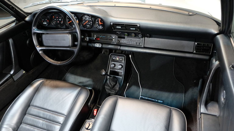 Porsche 911 Carrera 3.2 (US)