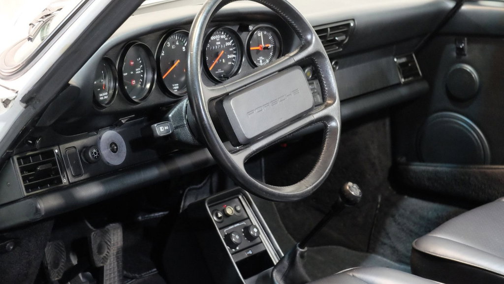 Porsche 911 Carrera 3.2 (US)