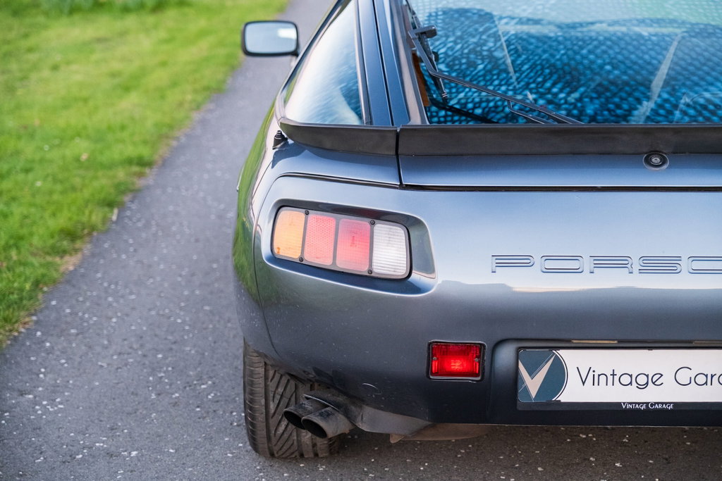 Porsche 928 S