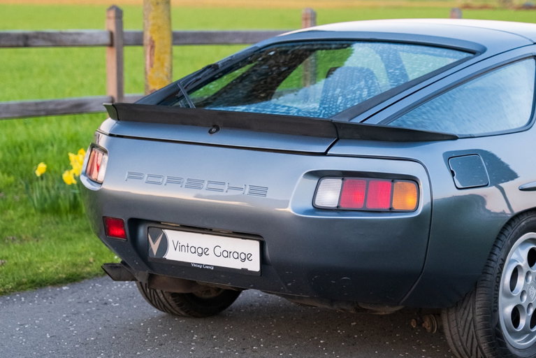 Porsche 928 S