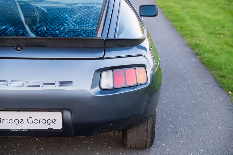 Porsche 928 S