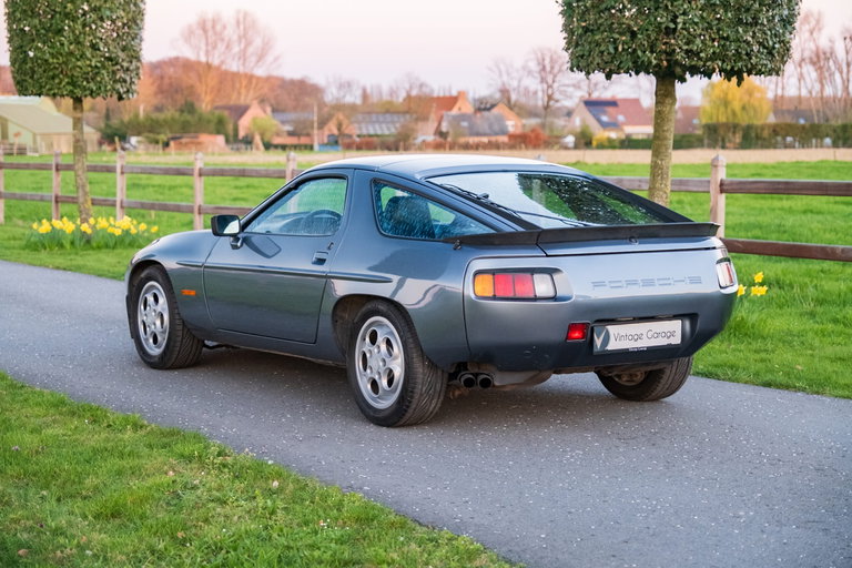 Porsche 928 S