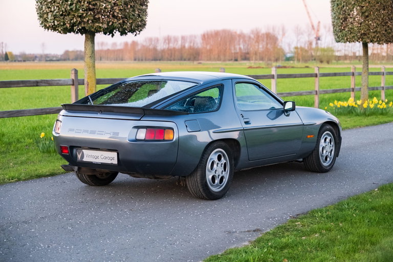 Porsche 928 S