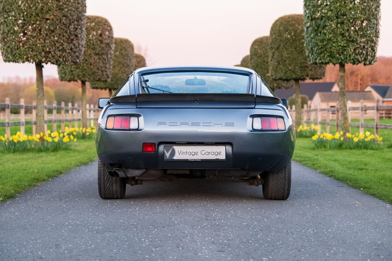 Porsche 928 S