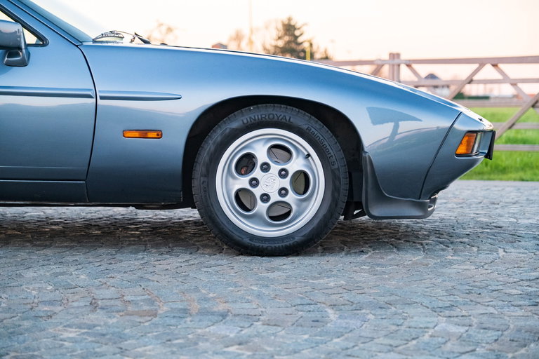 Porsche 928 S