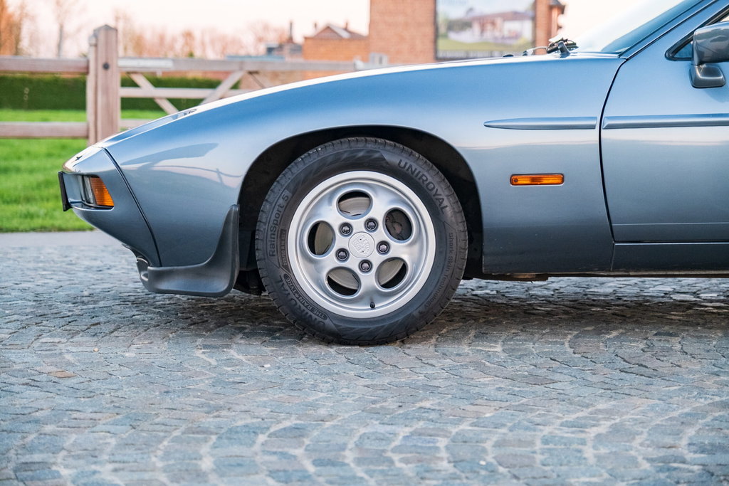 Porsche 928 S
