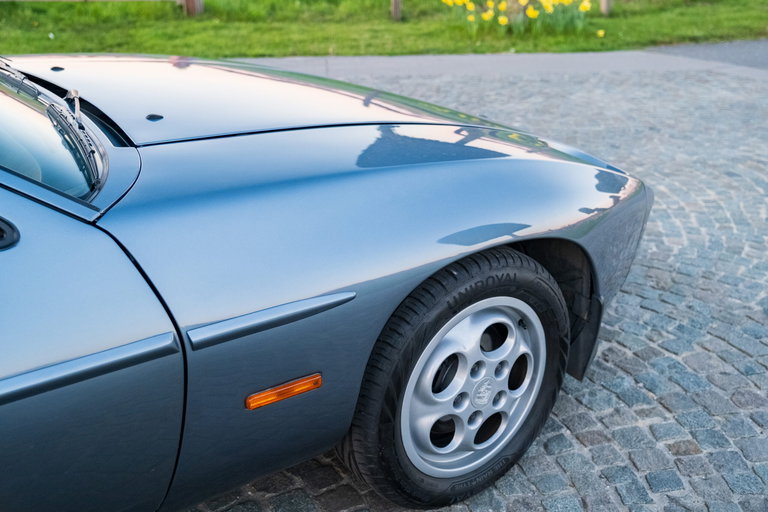 Porsche 928 S