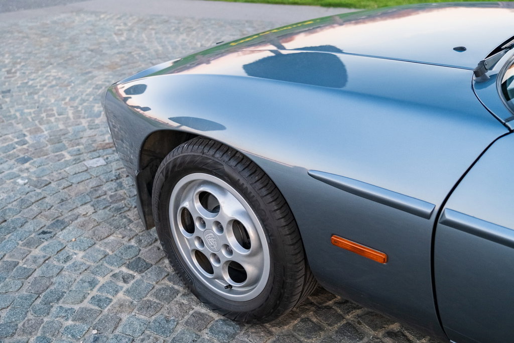 Porsche 928 S