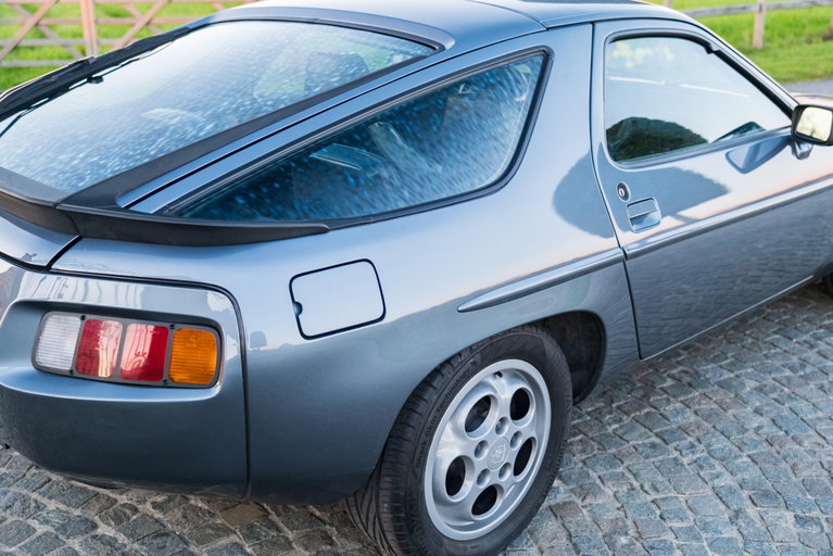 Porsche 928 S