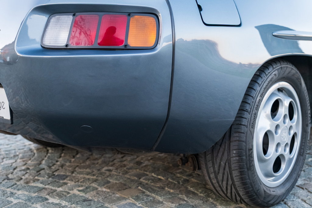Porsche 928 S