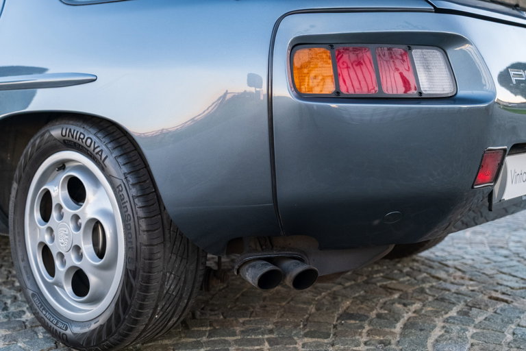 Porsche 928 S