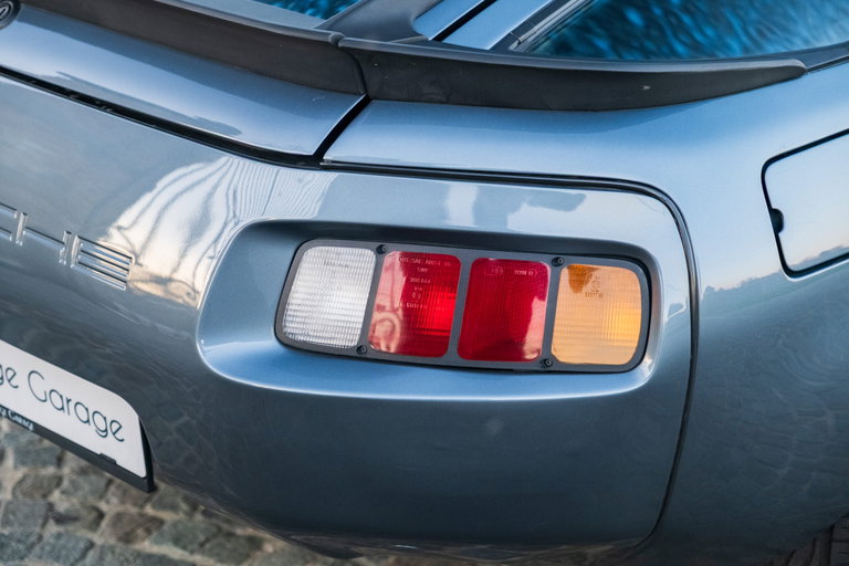 Porsche 928 S