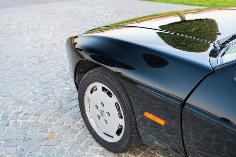 Porsche 928 S4