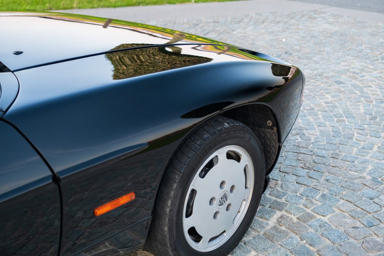 Porsche 928 S4