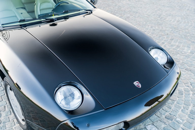 Porsche 928 S4