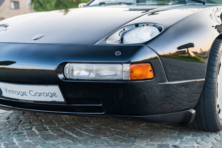 Porsche 928 S4