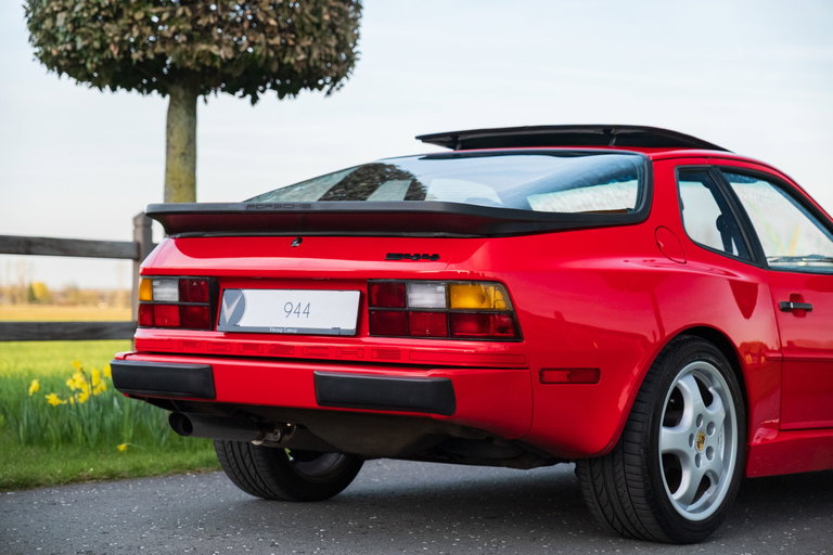 Porsche 944 Coupé