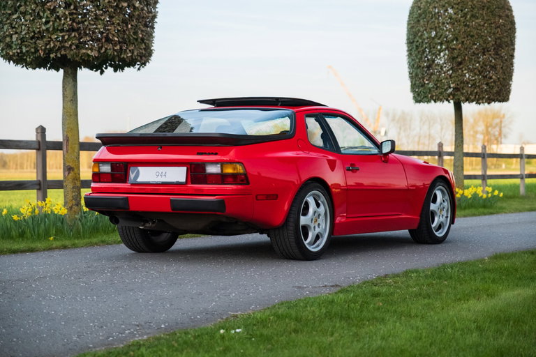 Porsche 944 Coupé