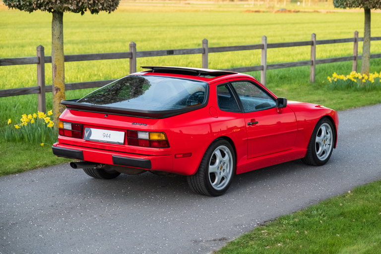 Porsche 944 Coupé