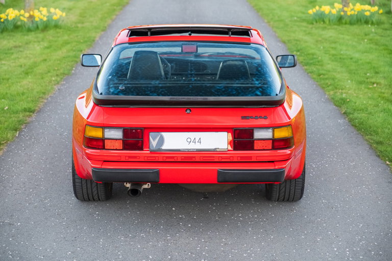 Porsche 944 Coupé