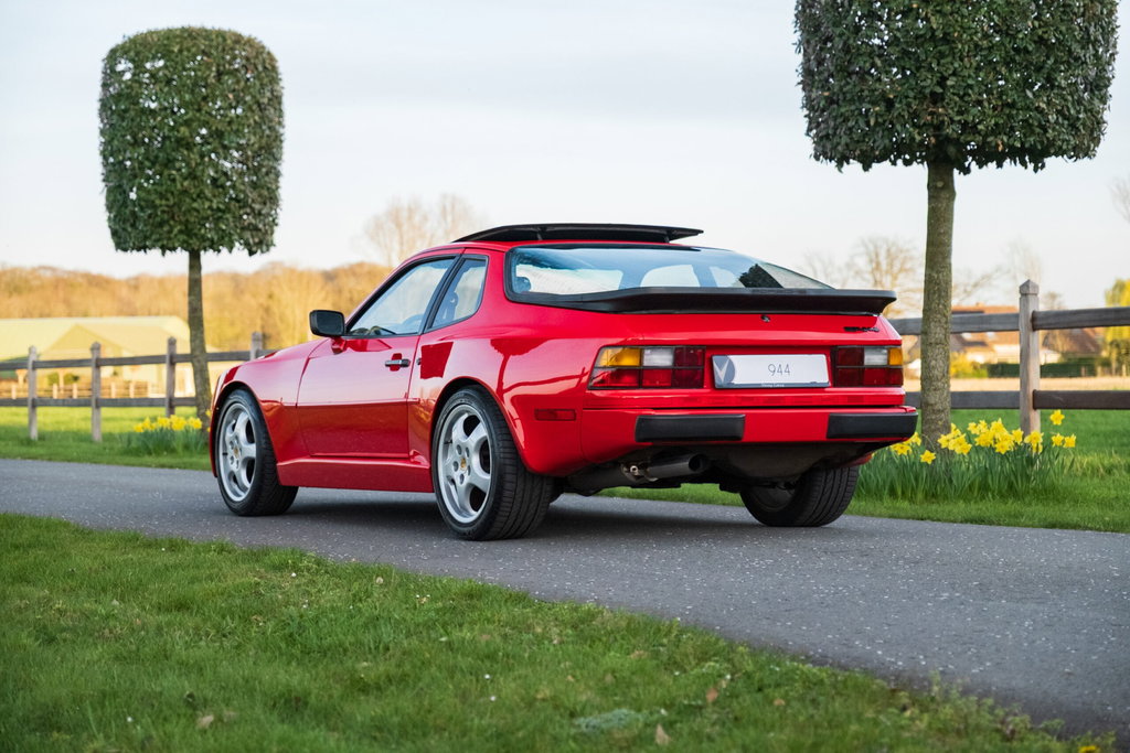 Porsche 944 Coupé