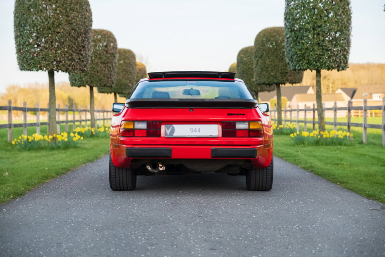 Porsche 944 Coupé