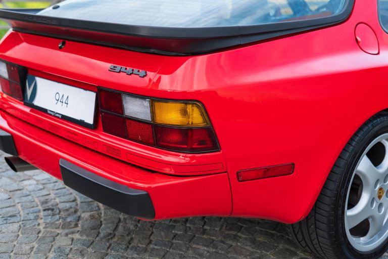 Porsche 944 Coupé
