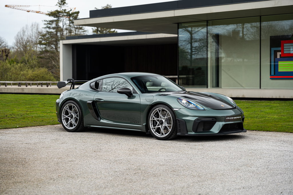 Porsche 718 Cayman GT4 RS