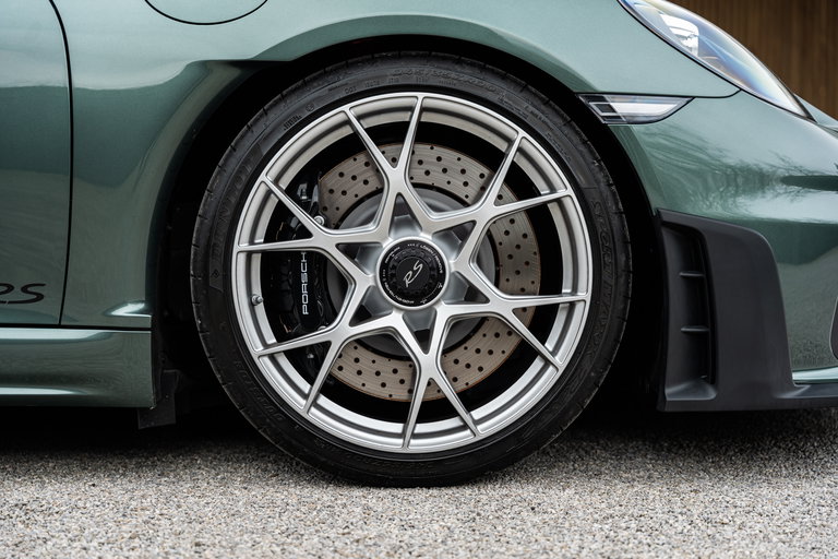 Porsche 718 Cayman GT4 RS