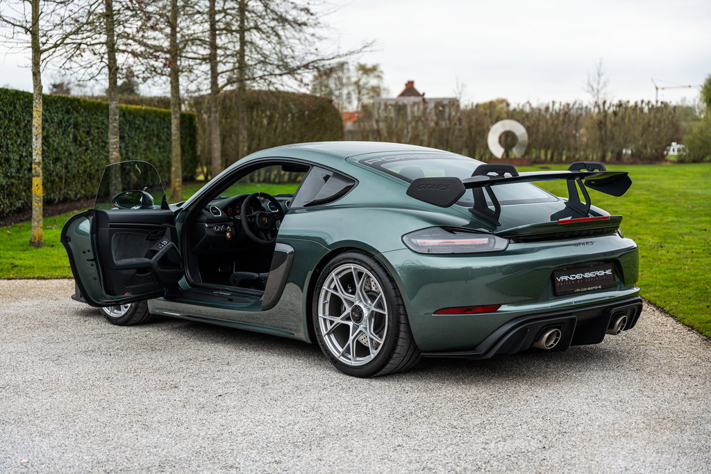 Porsche 718 Cayman GT4 RS