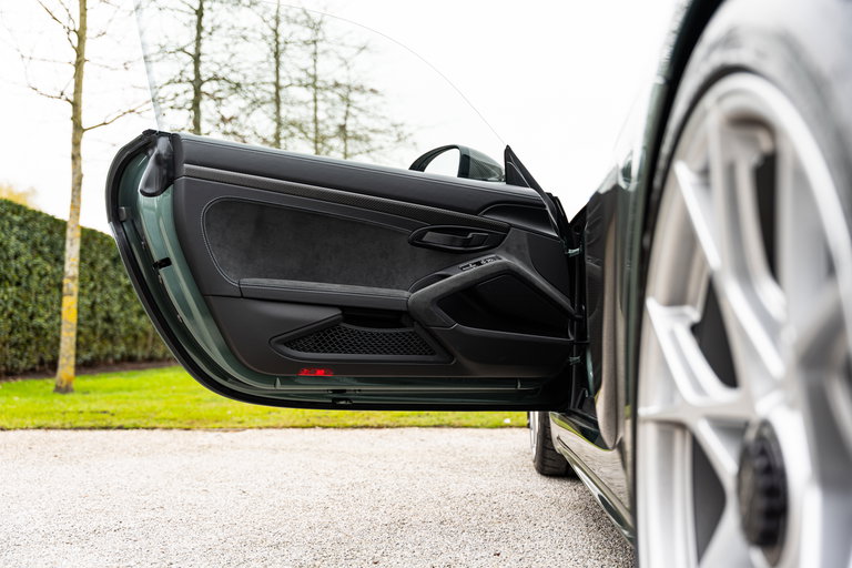 Porsche 718 Cayman GT4 RS