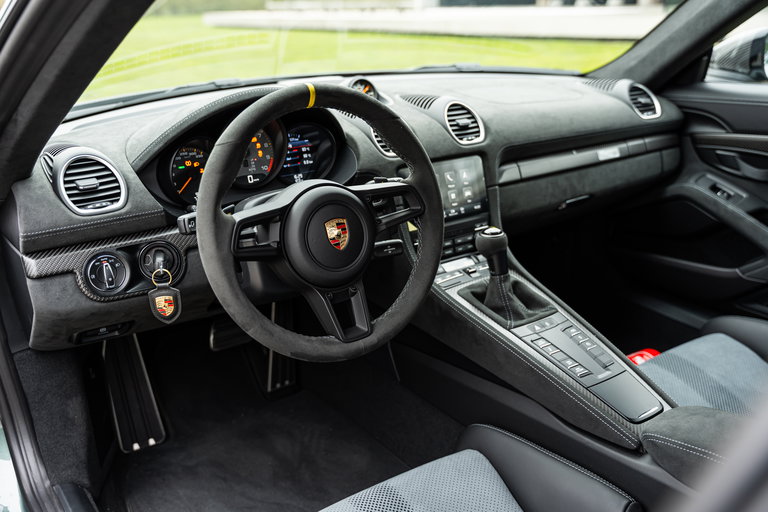 Porsche 718 Cayman GT4 RS