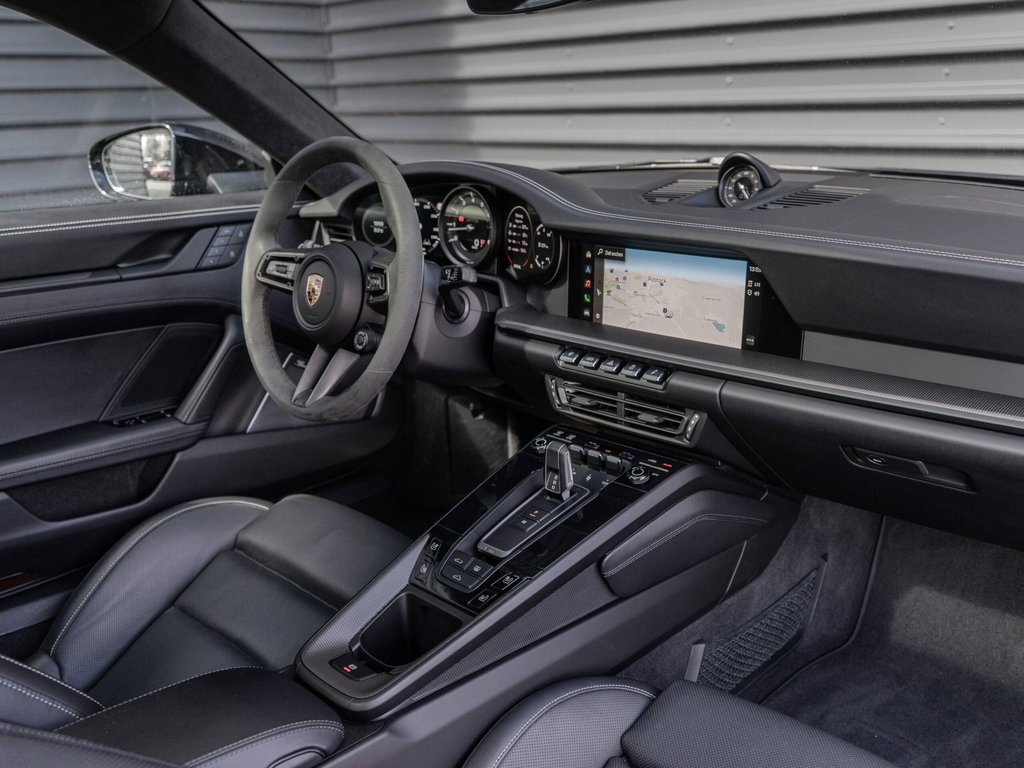 Porsche 992 Carrera GTS