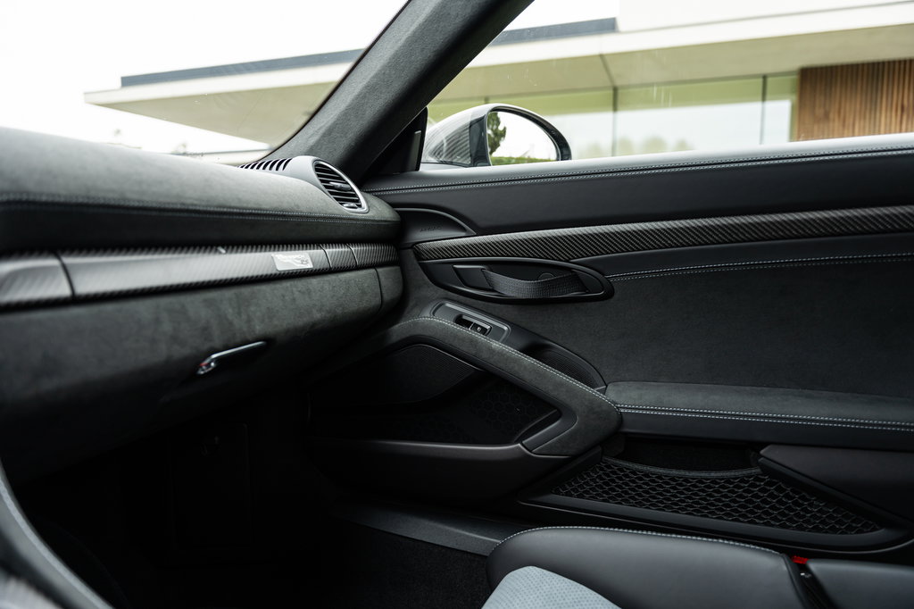 Porsche 718 Cayman GT4 RS