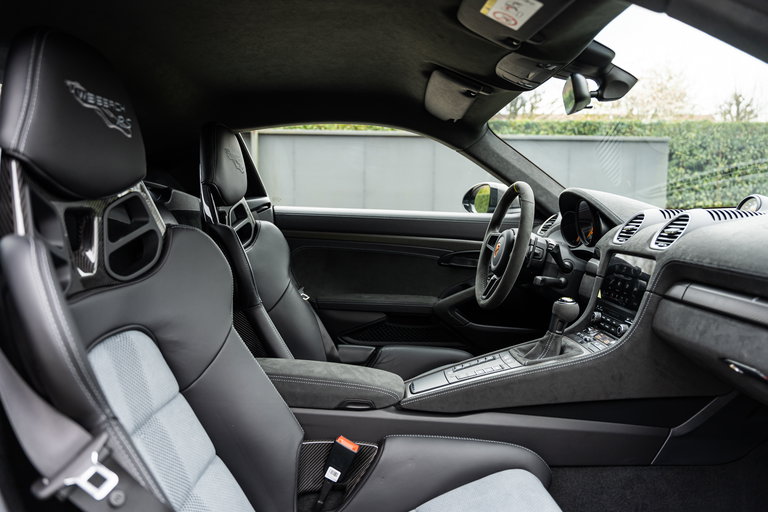 Porsche 718 Cayman GT4 RS