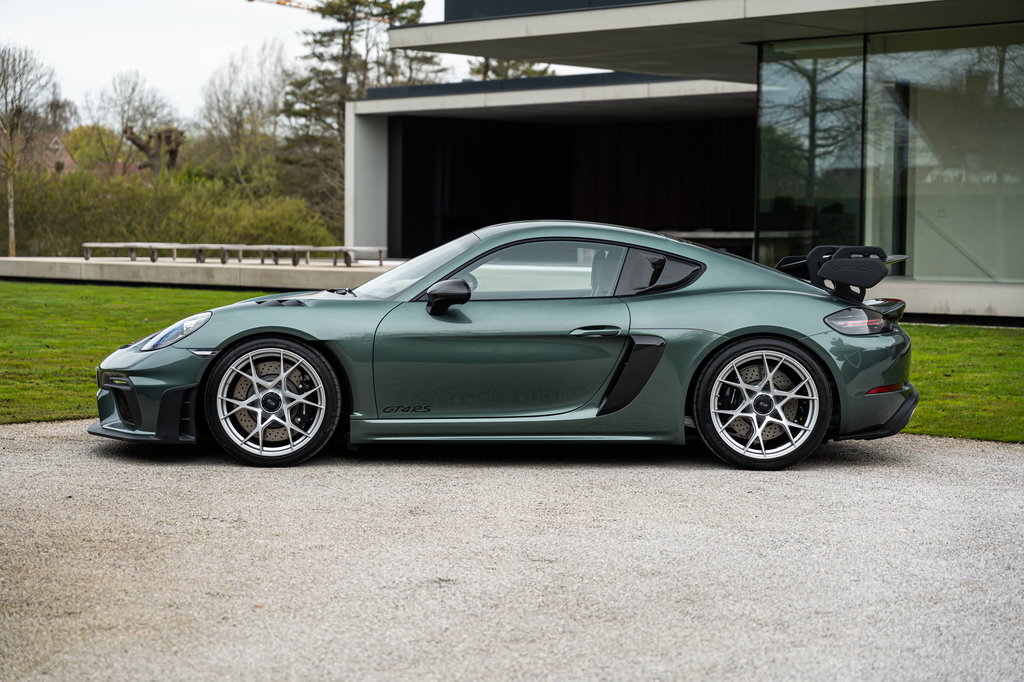 Porsche 718 Cayman GT4 RS