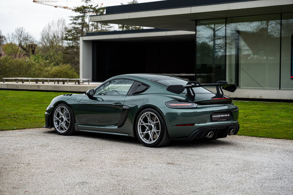Porsche 718 Cayman GT4 RS