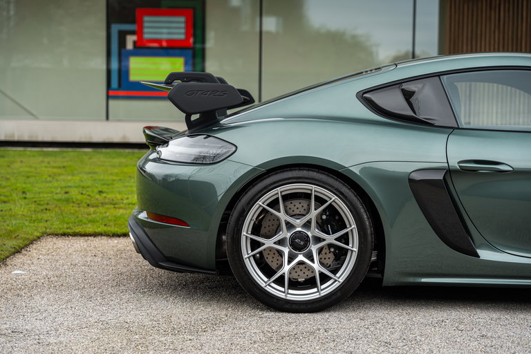 Porsche 718 Cayman GT4 RS