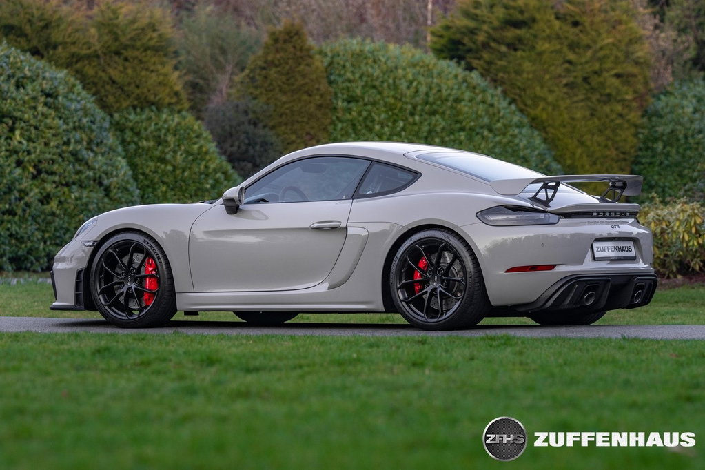 Porsche 718 Cayman GT4