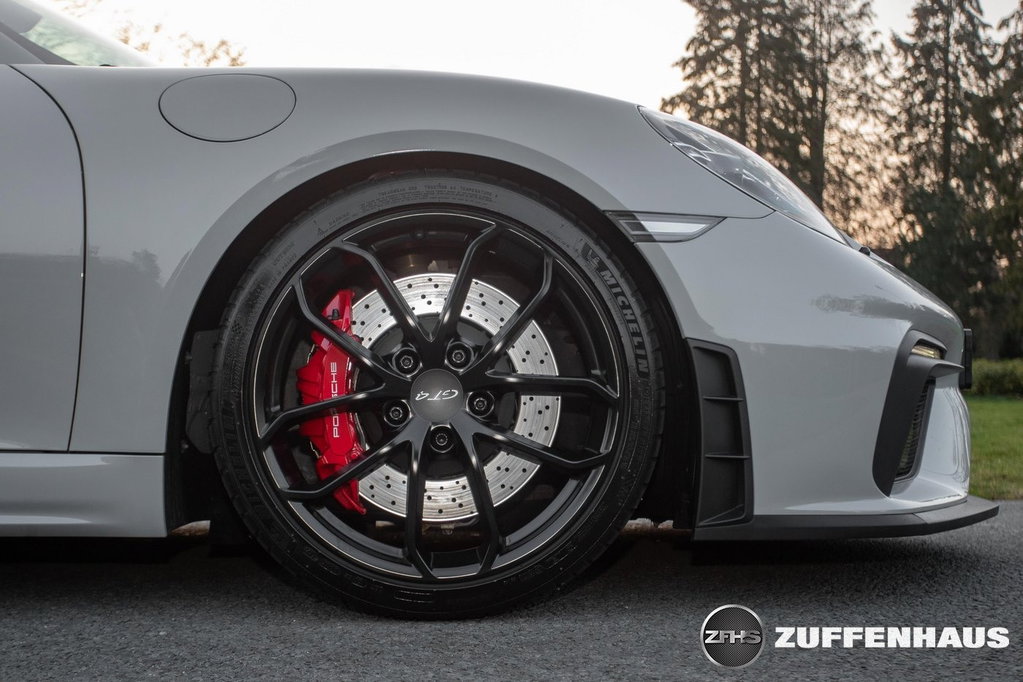 Porsche 718 Cayman GT4