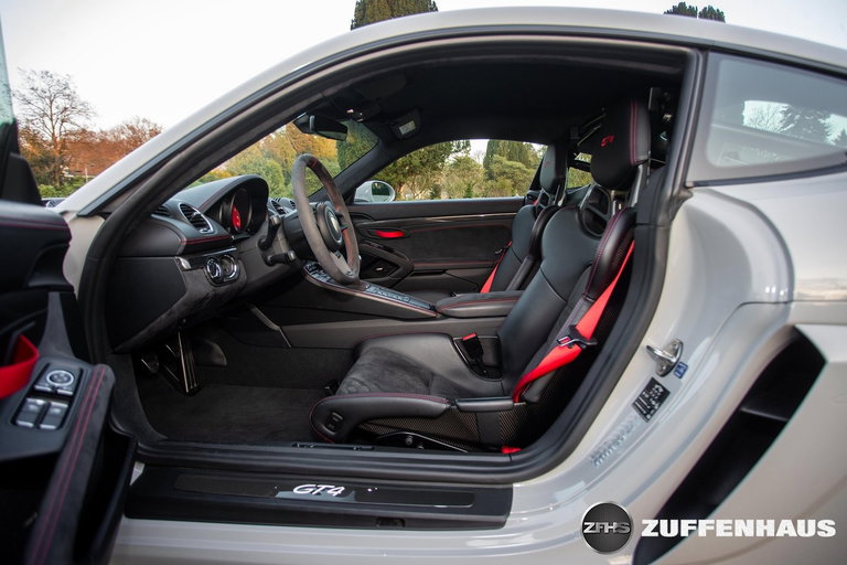 Porsche 718 Cayman GT4