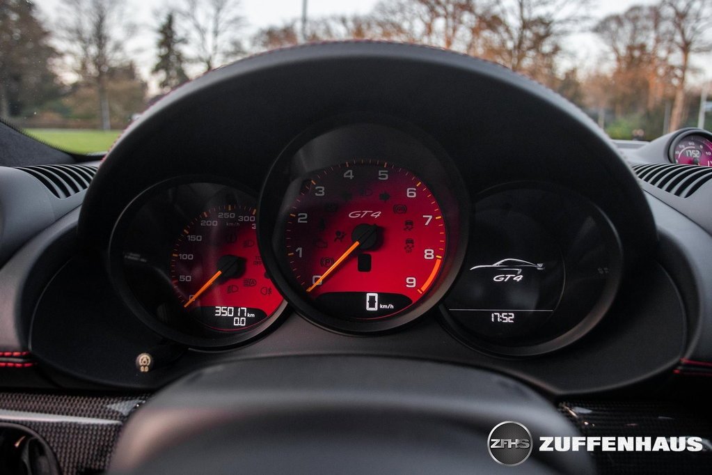 Porsche 718 Cayman GT4