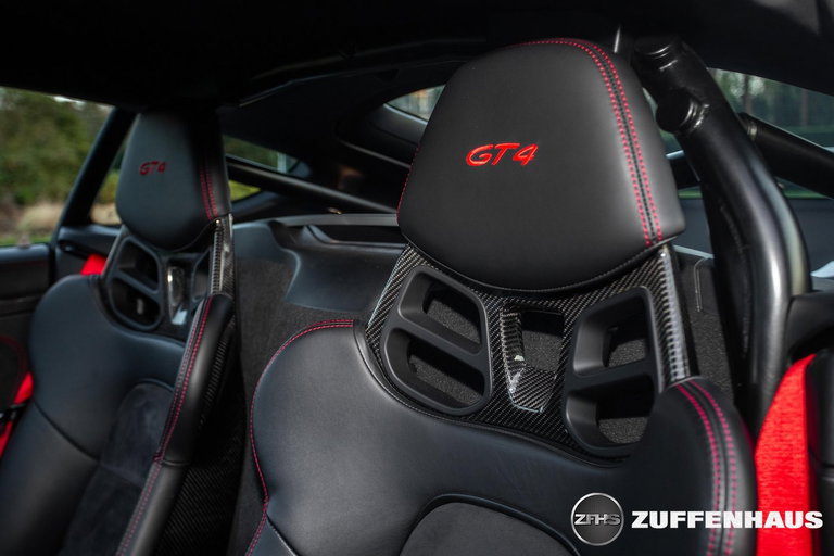 Porsche 718 Cayman GT4