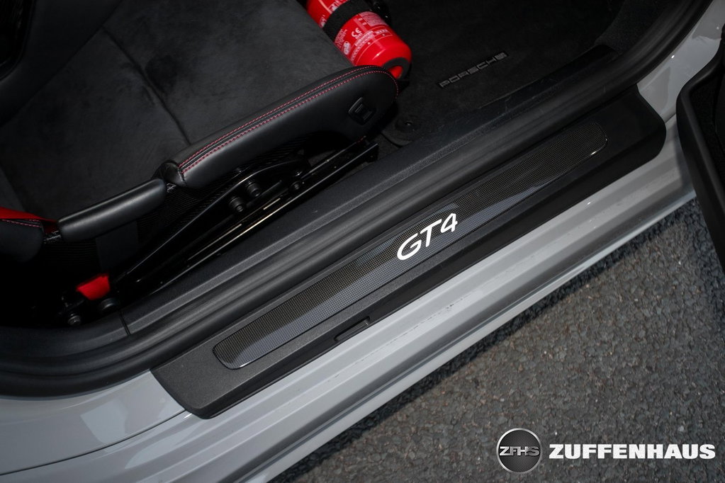 Porsche 718 Cayman GT4