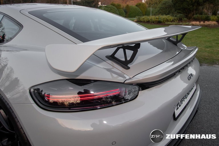 Porsche 718 Cayman GT4