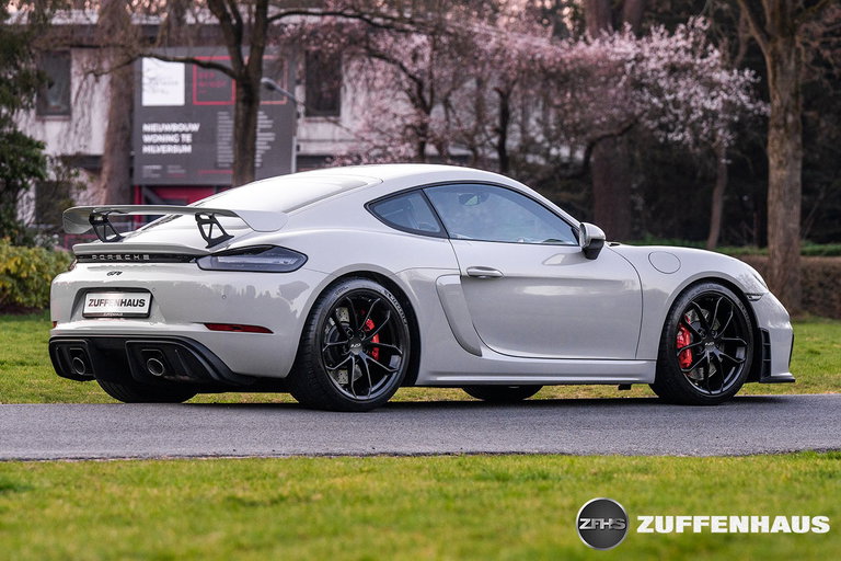 Porsche 718 Cayman GT4