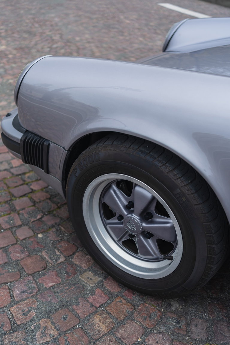 Porsche 911 Carrera 3.2