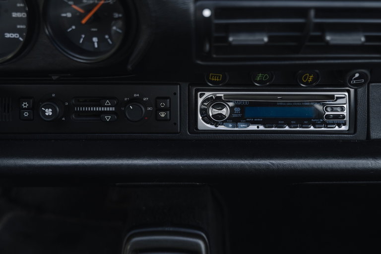 Porsche 964 Carrera 4